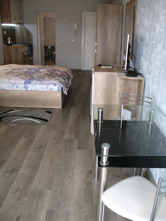 Leon Rent Studio 8 Apartment Veliko Tarnovo Ngoại thất bức ảnh